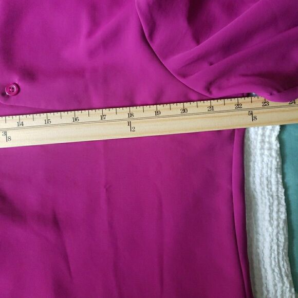 Chico's Blouse Top Magenta Pink Hidden Button Up Women's Size 2 US L - Picture 10 of 10